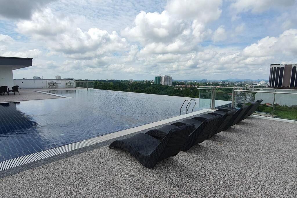 Kozi Square New Sgh Cozy Home Lv7B Kuching Extérieur photo