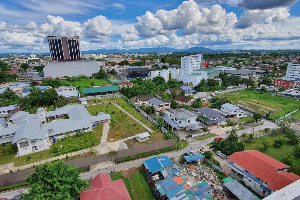 Kozi Square New Sgh Cozy Home Lv7B Kuching Extérieur photo